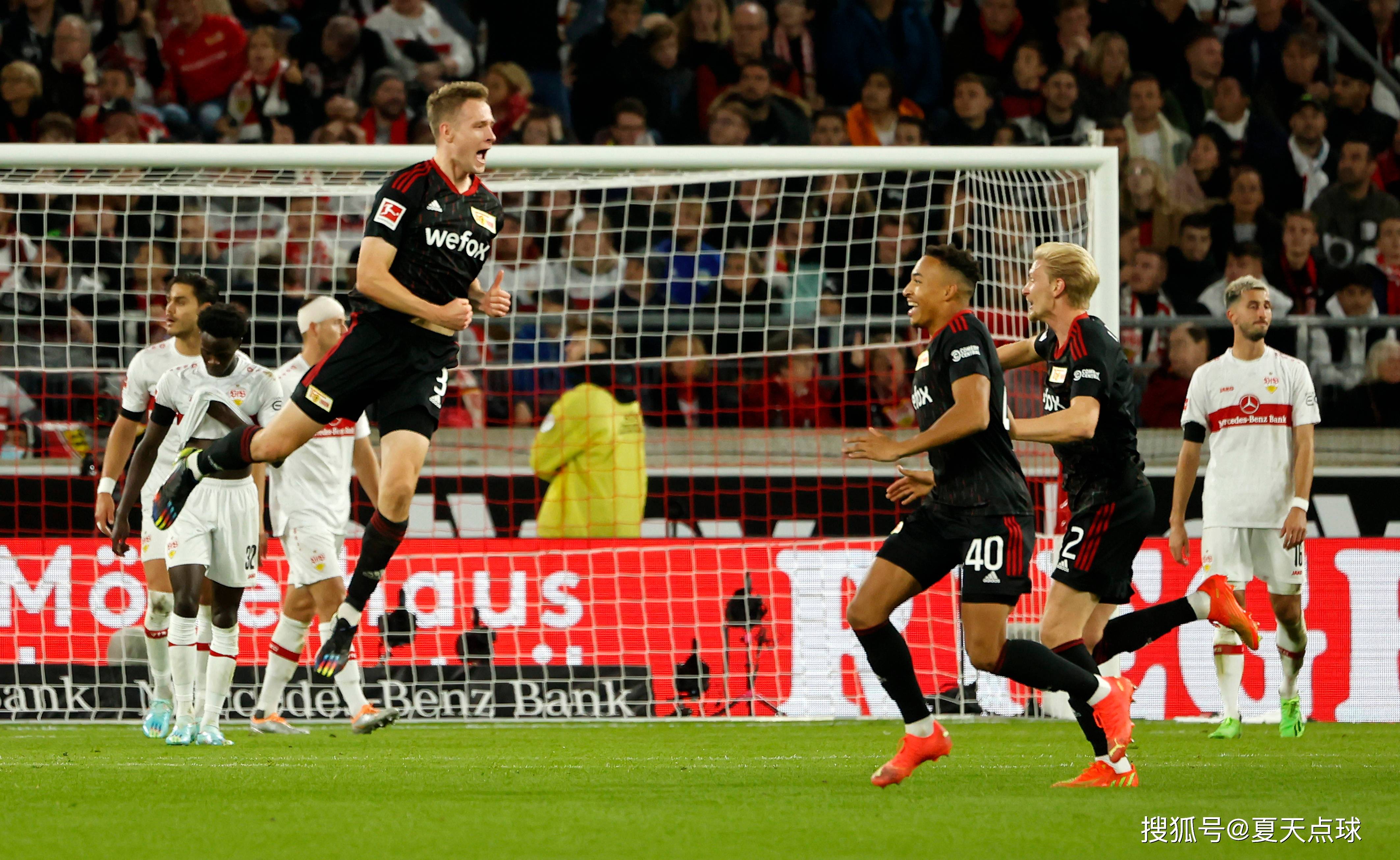 包含德甲精彩瞬间:关键扑救锁定胜局,战术变化令人振奋的词条 包含德甲精彩瞬间:关键扑救锁定胜局,战术变化令人振奋的词条