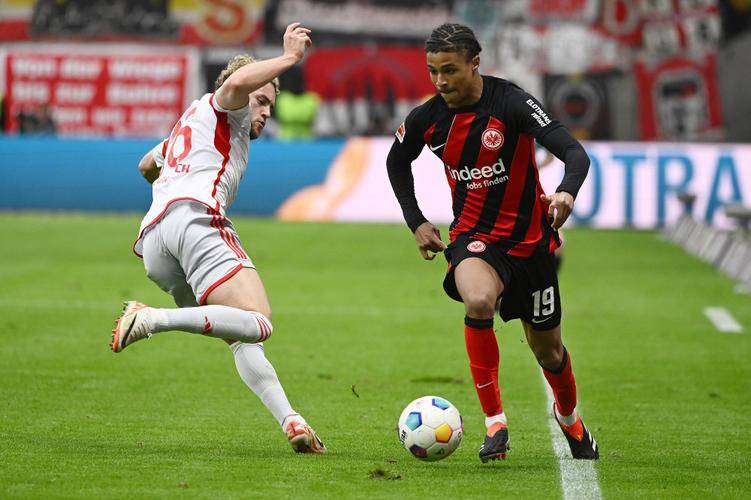 包含德甲精彩瞬间:关键扑救锁定胜局,战术变化令人振奋的词条 包含德甲精彩瞬间:关键扑救锁定胜局,战术变化令人振奋的词条